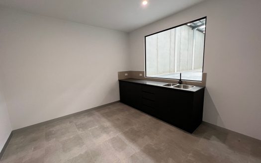 4 2 Naxos Way, Keysborough VIC 3173