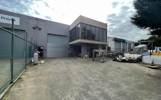 2 9 Superior Drive, Dandenong South  VIC  3175