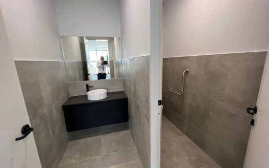 4 2 Naxos Way, Keysborough  VIC  3173