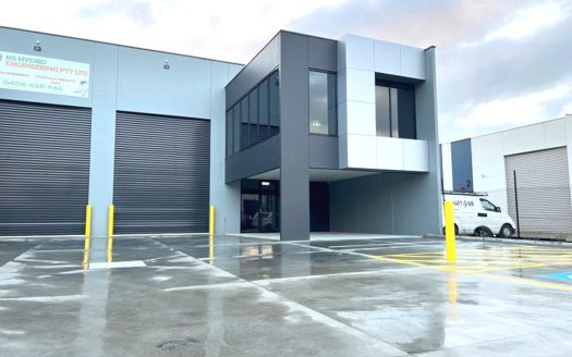 19 Futures Road, Cranbourne West  VIC  3977