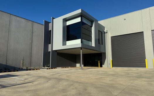 1 26 Rainer Crescent, Clyde North VIC 3978